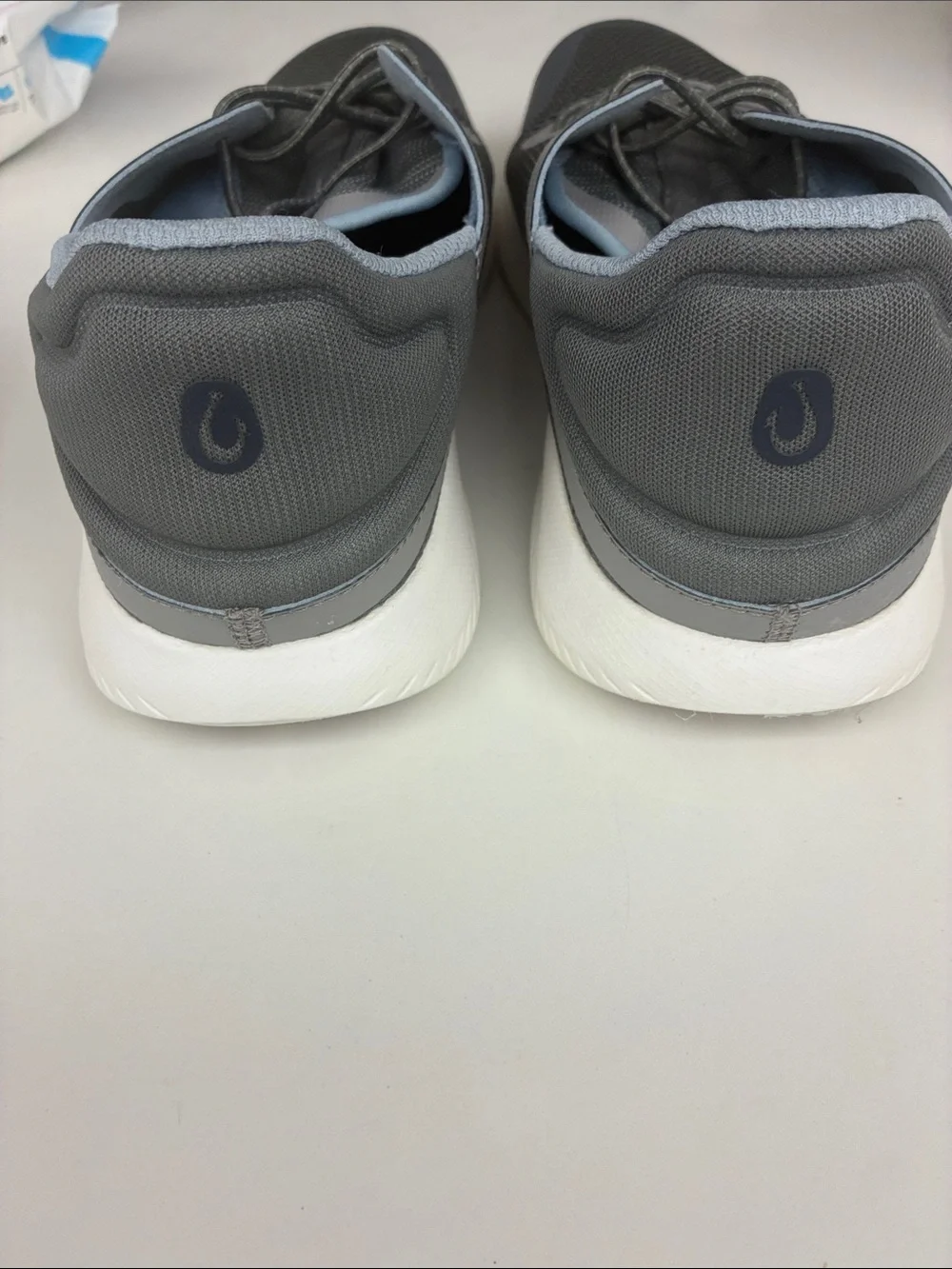 OluKai Men's Gray and Charcoal Mesh Lace-Up Sneakers sz10.5
